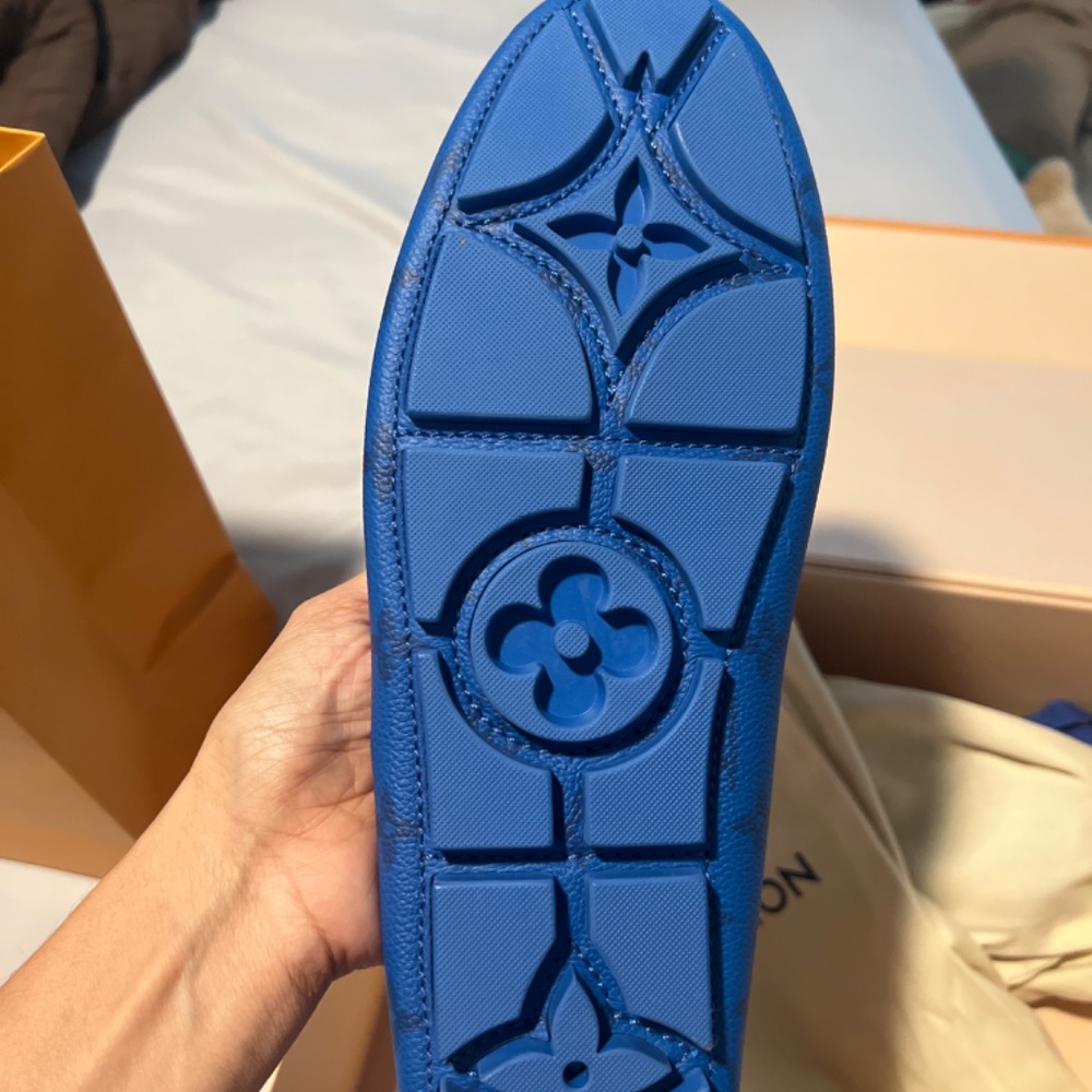 Shoes - Picture 3 of 4